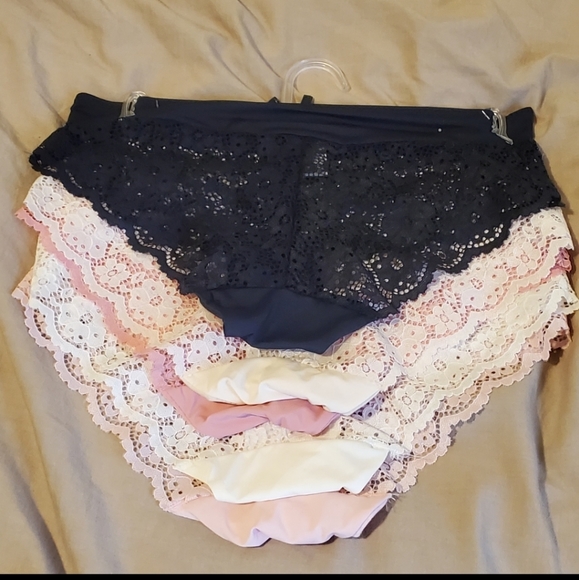 Laura Ashley Lace Underwear - Picture 1 of 5